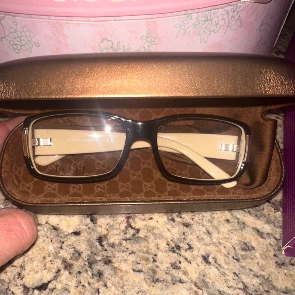Gucci prescription eyeglasses W/case .BRAND NEW Never used or put my script in